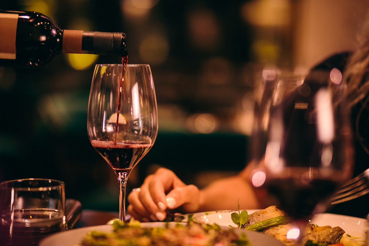 Jak dobrać odpowiednie wino do posiłku?