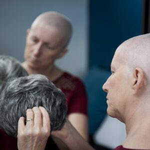 Jak dobrać perukę po chemioterapii?