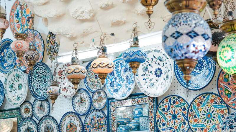 Wzornictwo ceramiczne Uzbekistanu: Kultura i wzory w nowoczesnym wydaniu